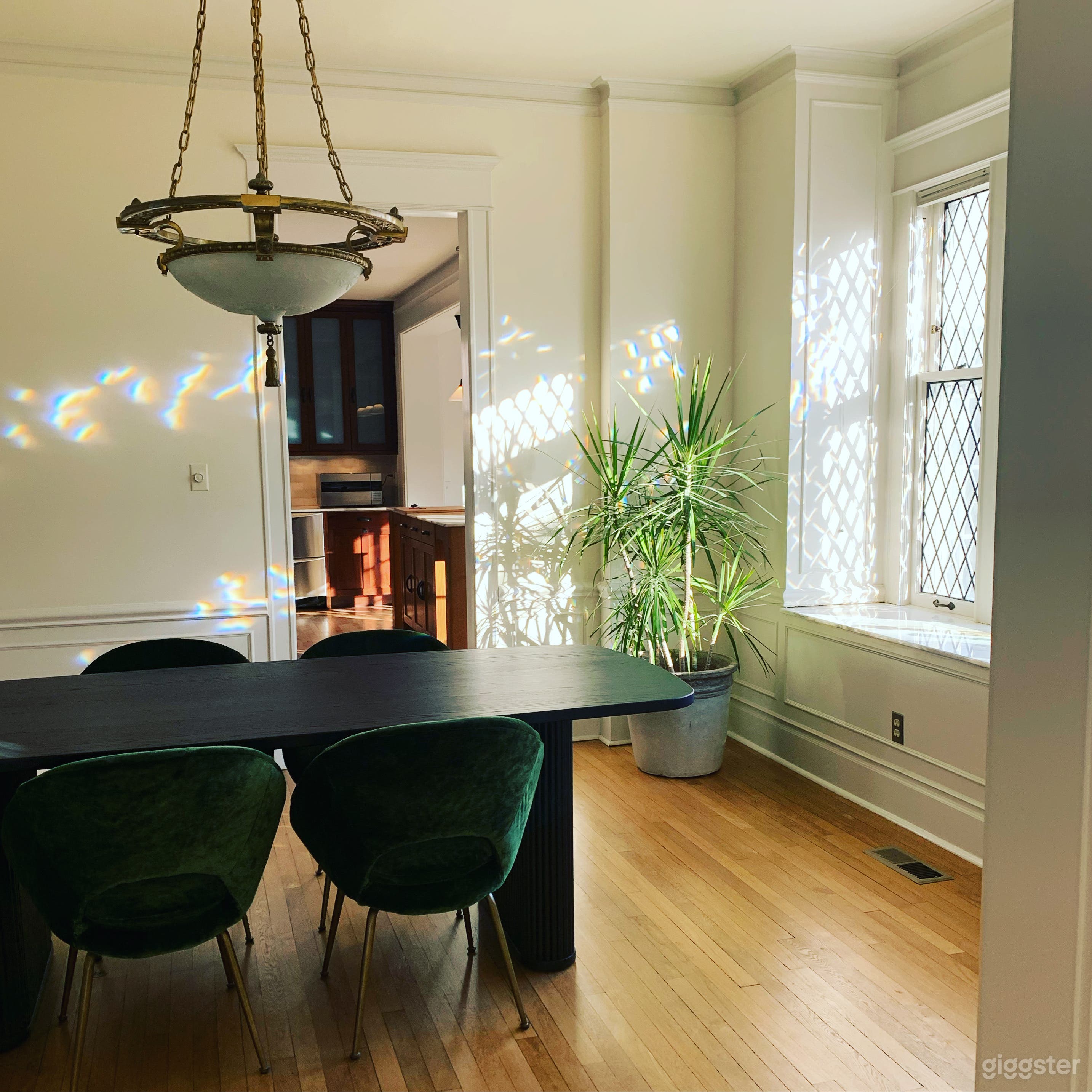 Luxury European Inspired Flat in Historical Area Photo 1