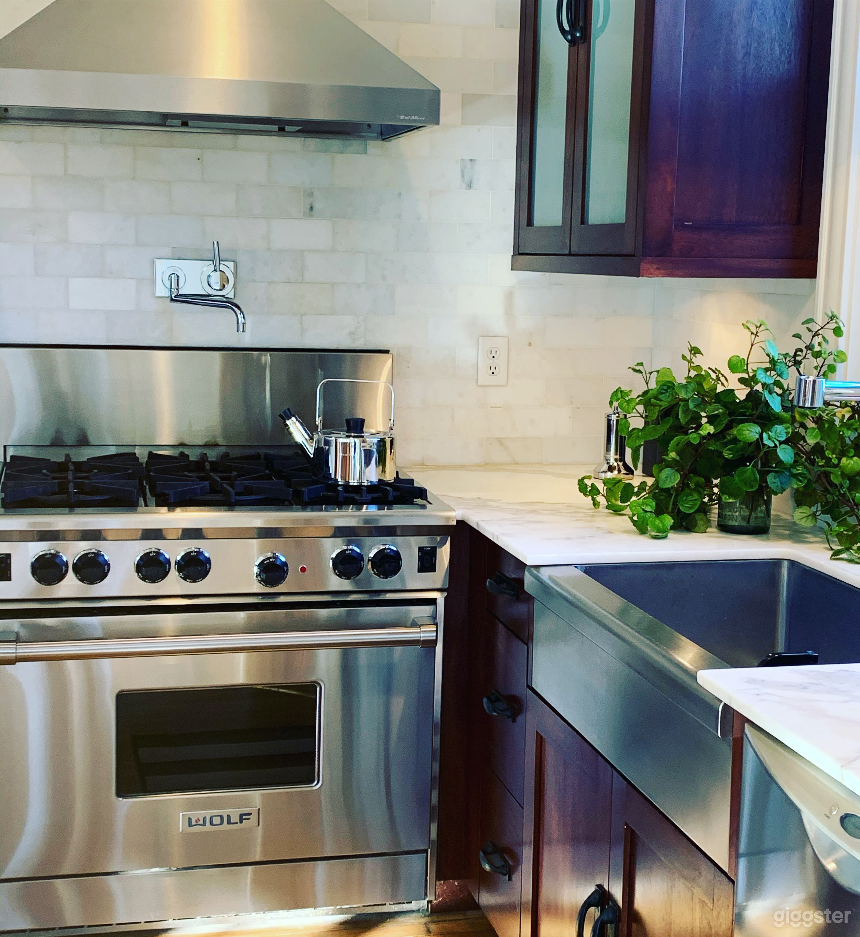 Luxury European Inspired Flat in Historical Area Photo 3