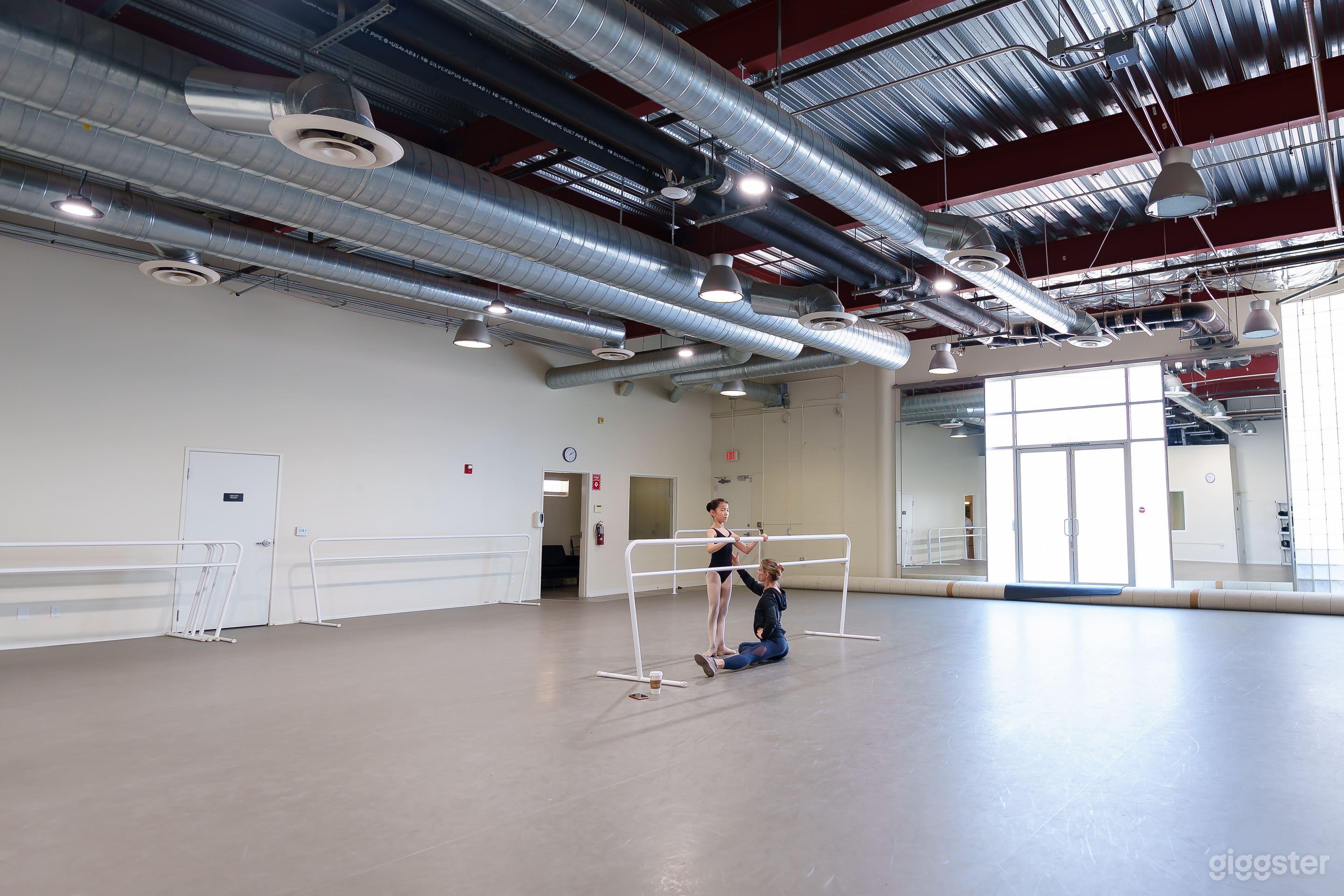 Professional Ballet Studio Photo 2