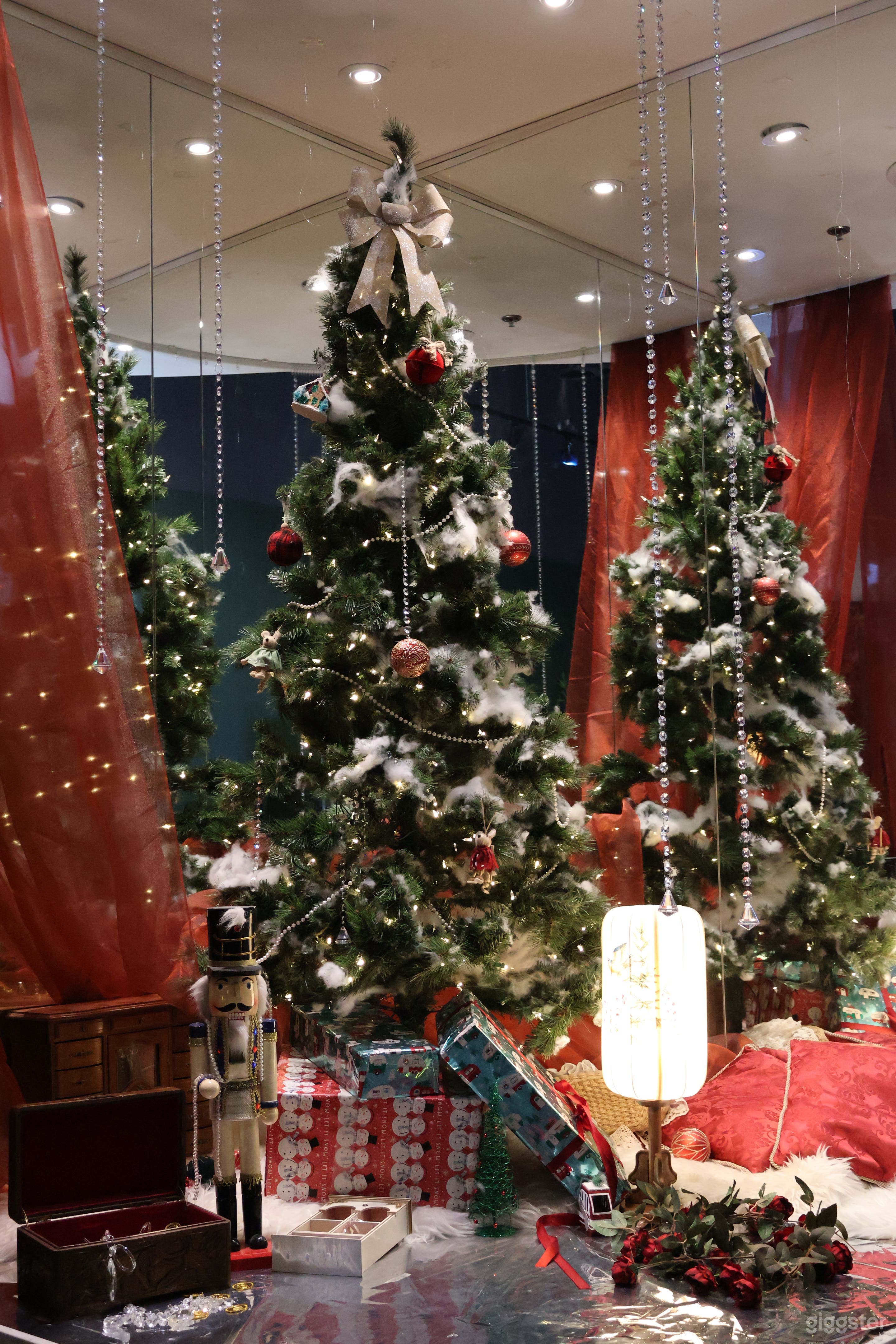 Traditional Chinese Style Photo Studio Photo 2