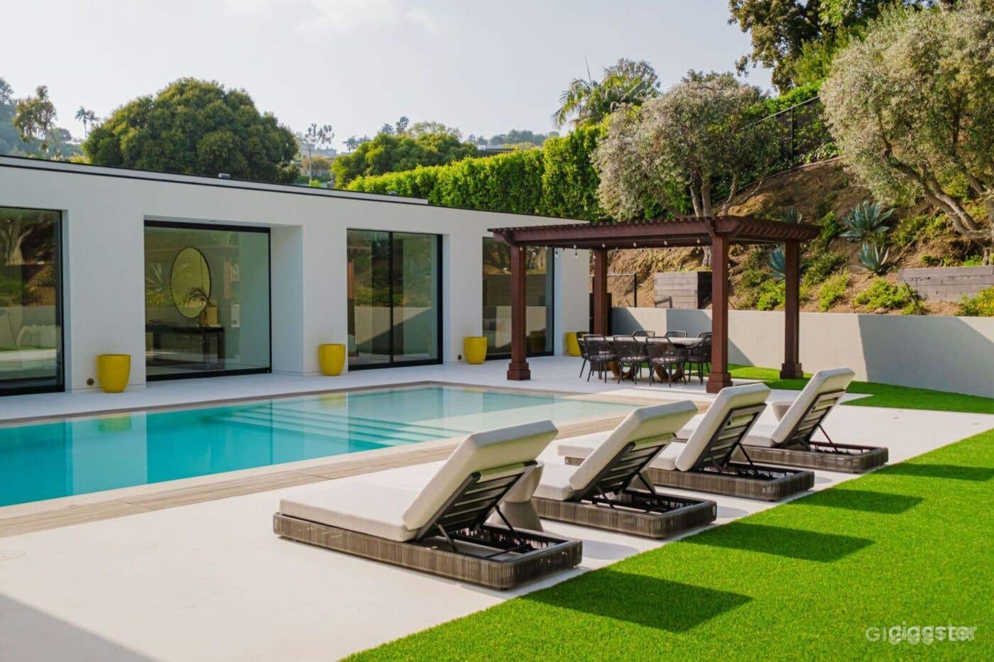 HILLCREST VILLA OPULENCE UNVEILED/POOL Photo 1