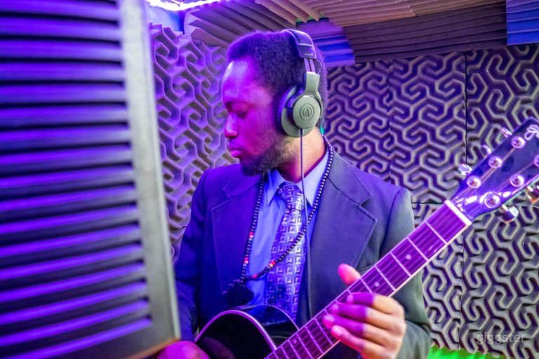  Suburban Media Studio 