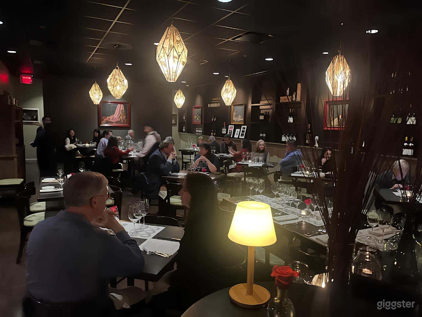 Elegant Dining &amp; Bar Area Photo 3