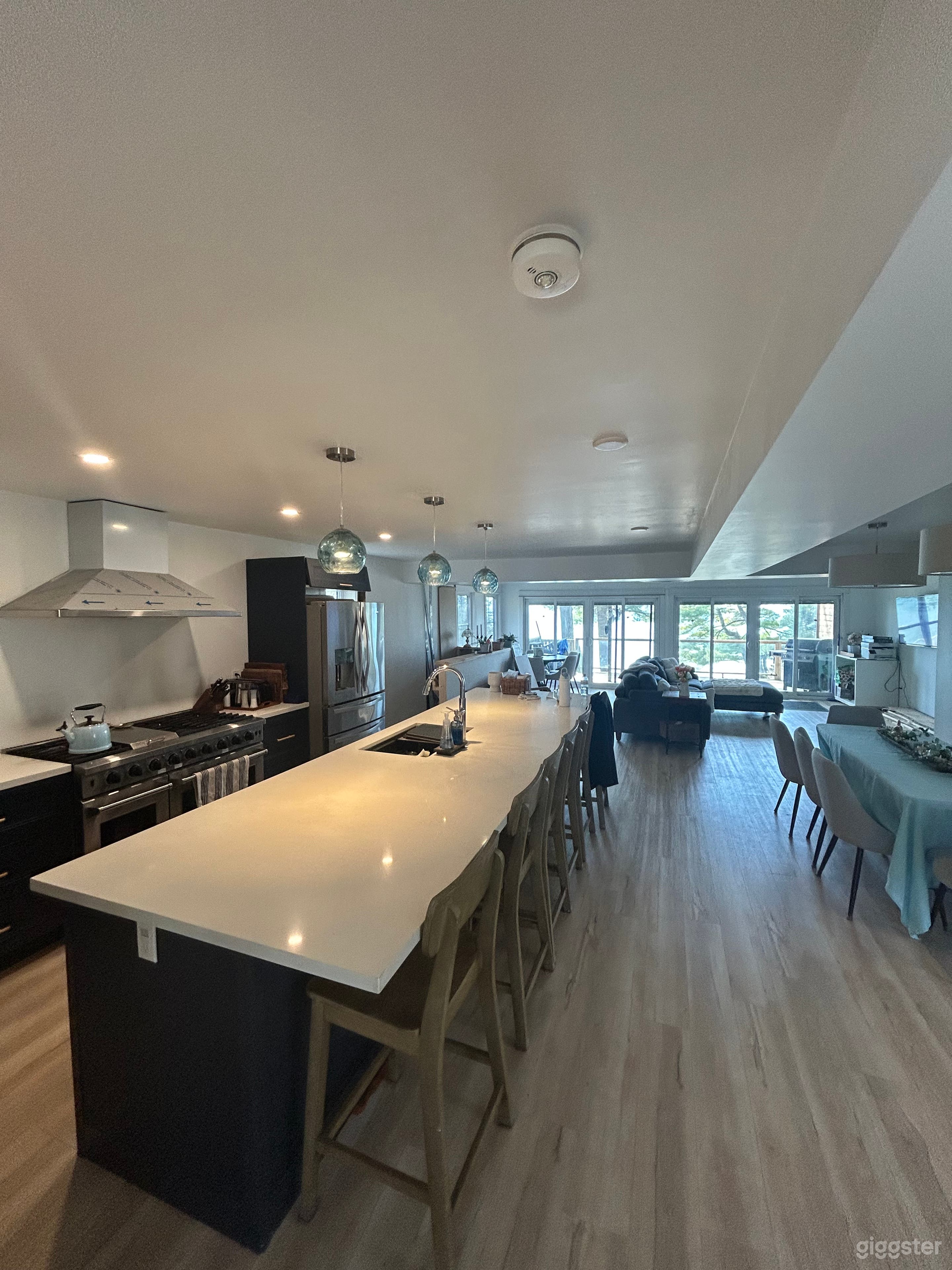 Modern beachfront Photo 2