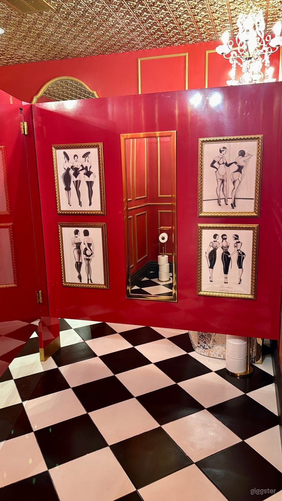 Chic Moroccan-Inspired Hallway Studio in Los Angel Photo 4