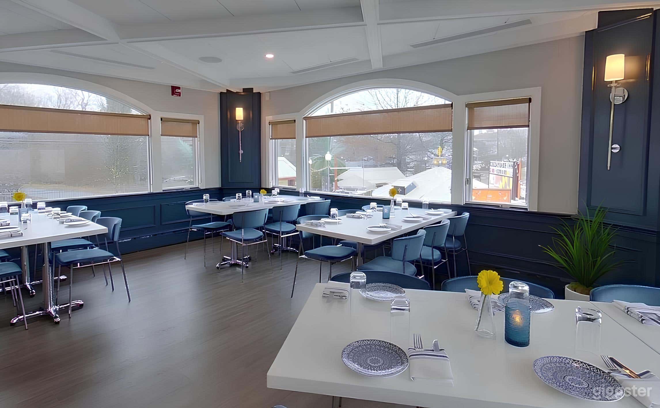 Premier Waterfront Restaurant in Chesapeake (Entire Venue) Photo 4