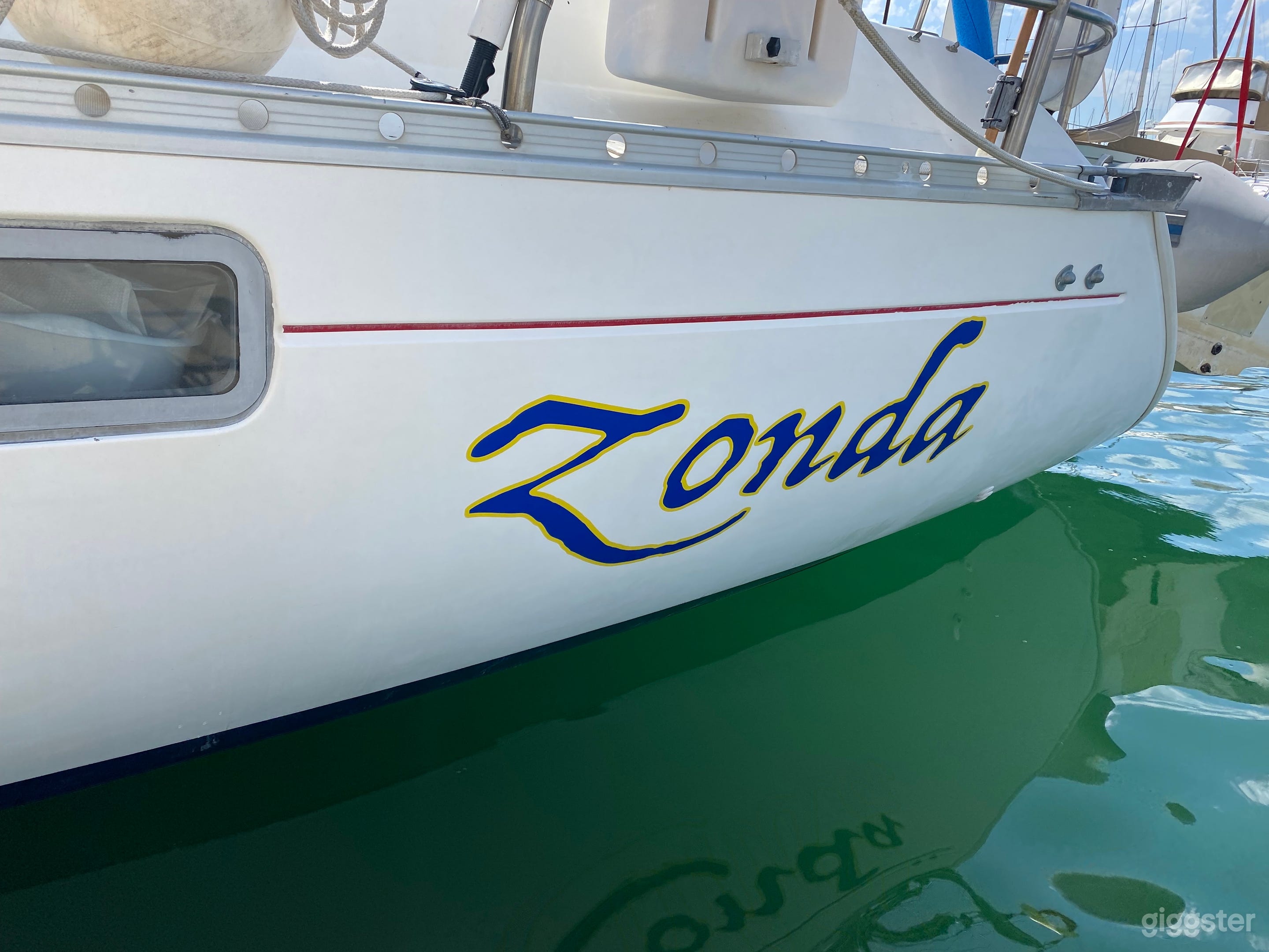 40’ Sailboat that’s sailed by a British Guy!! Photo 2