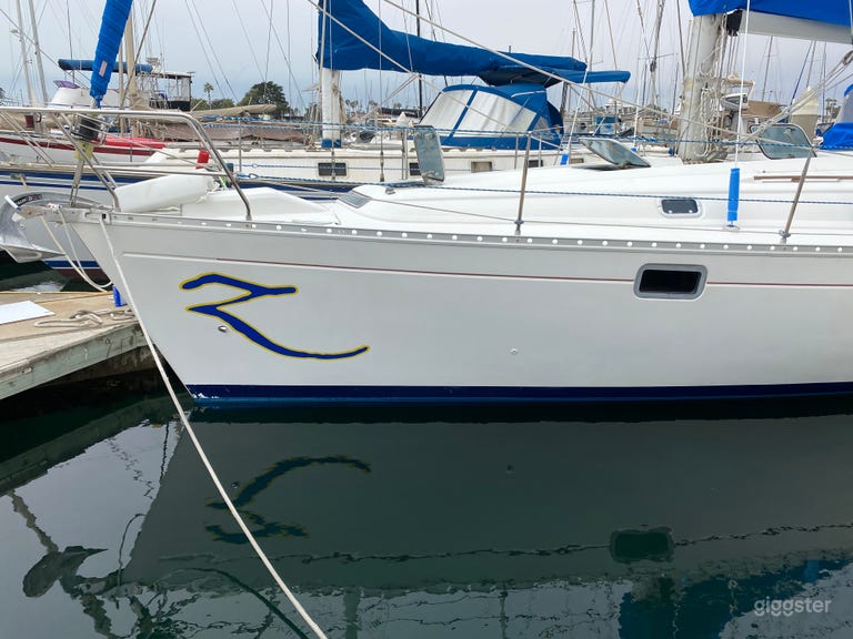  40’ Sailboat that’s sailed by a British Guy!! 