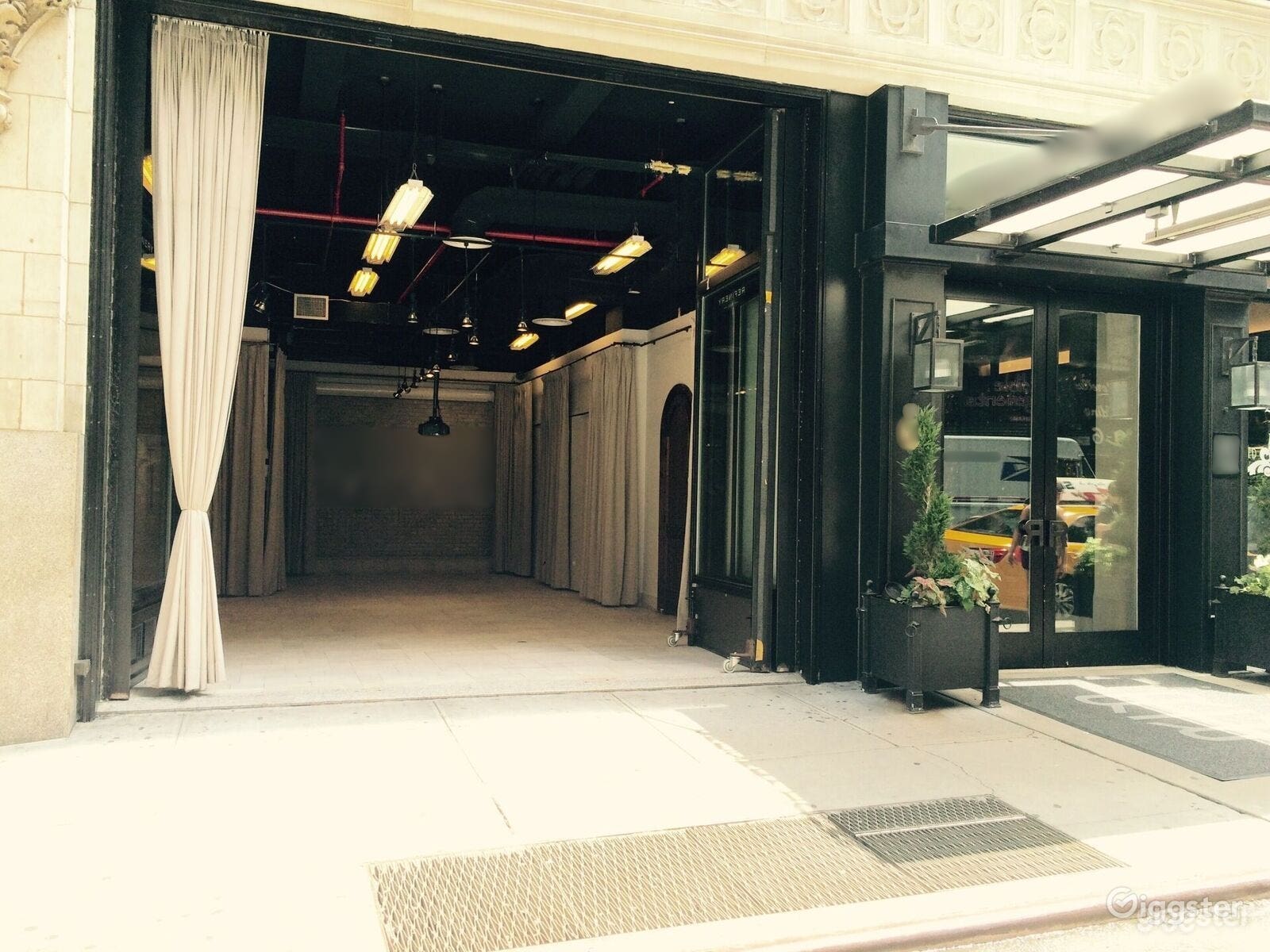 Cinderella Building/Danny Couture Photo 2