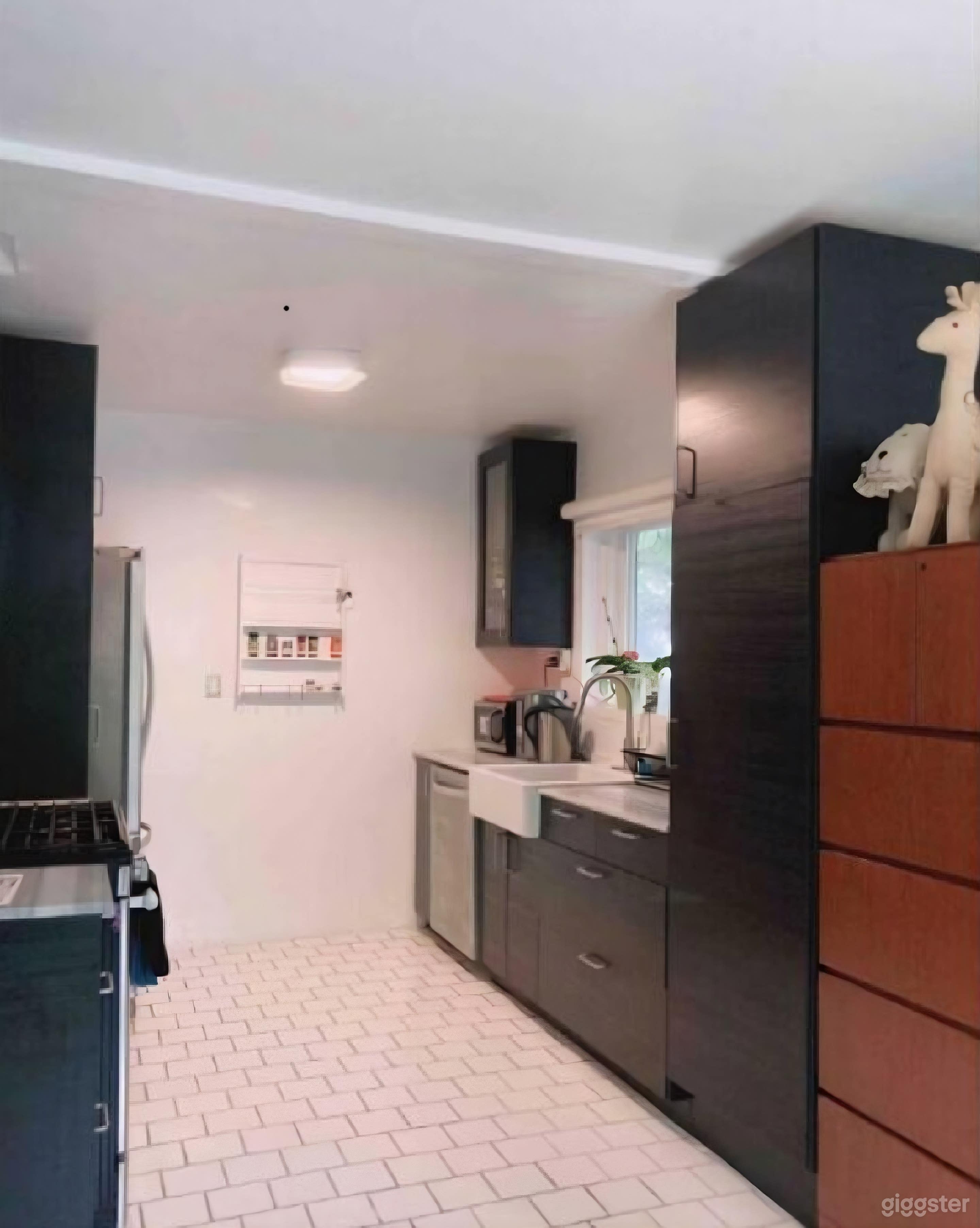 Modern & Bright Los Angeles Retreat with Outdoor Patio Photo 4