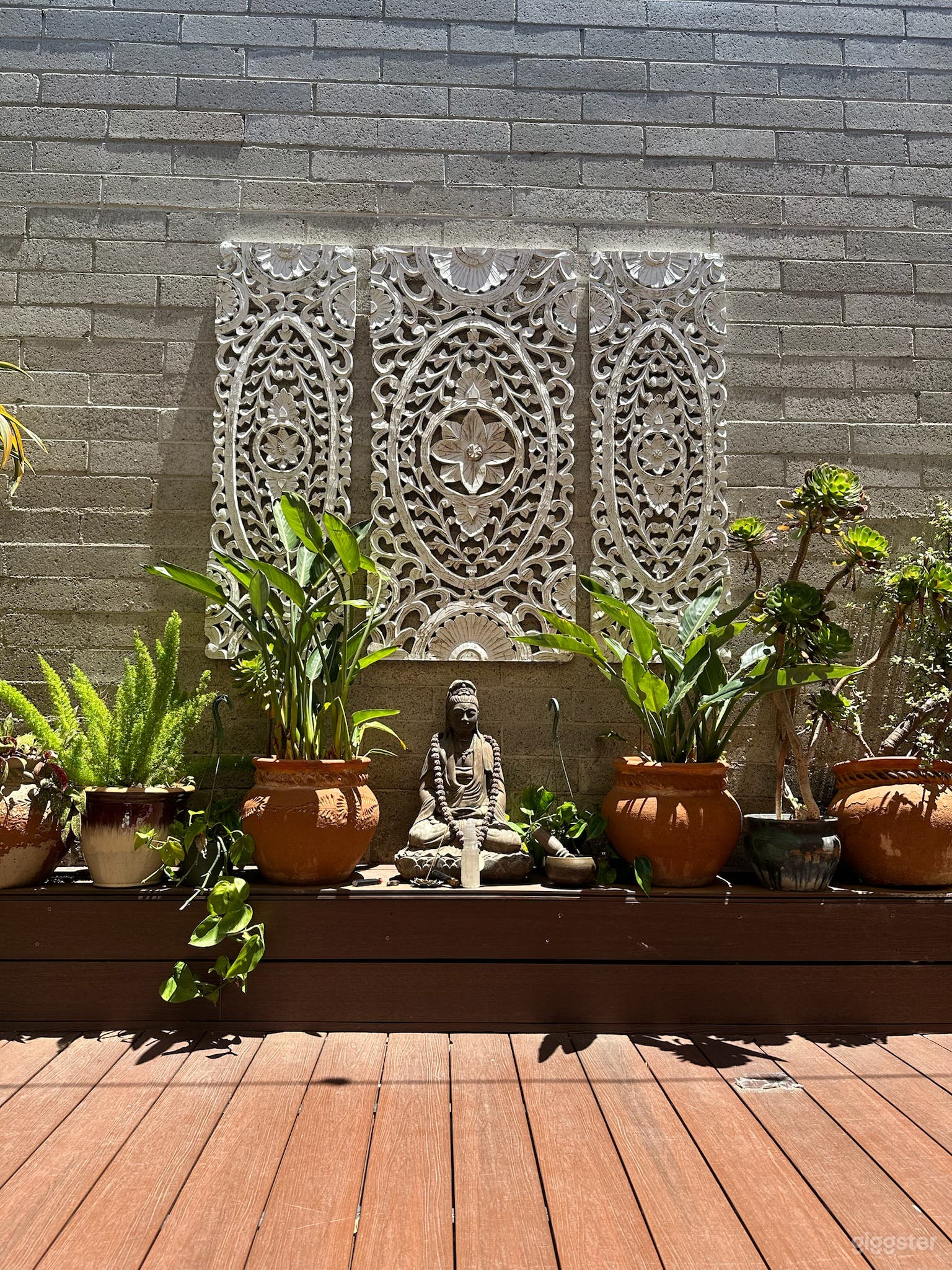 A space infused with healing, presence, and possibility.