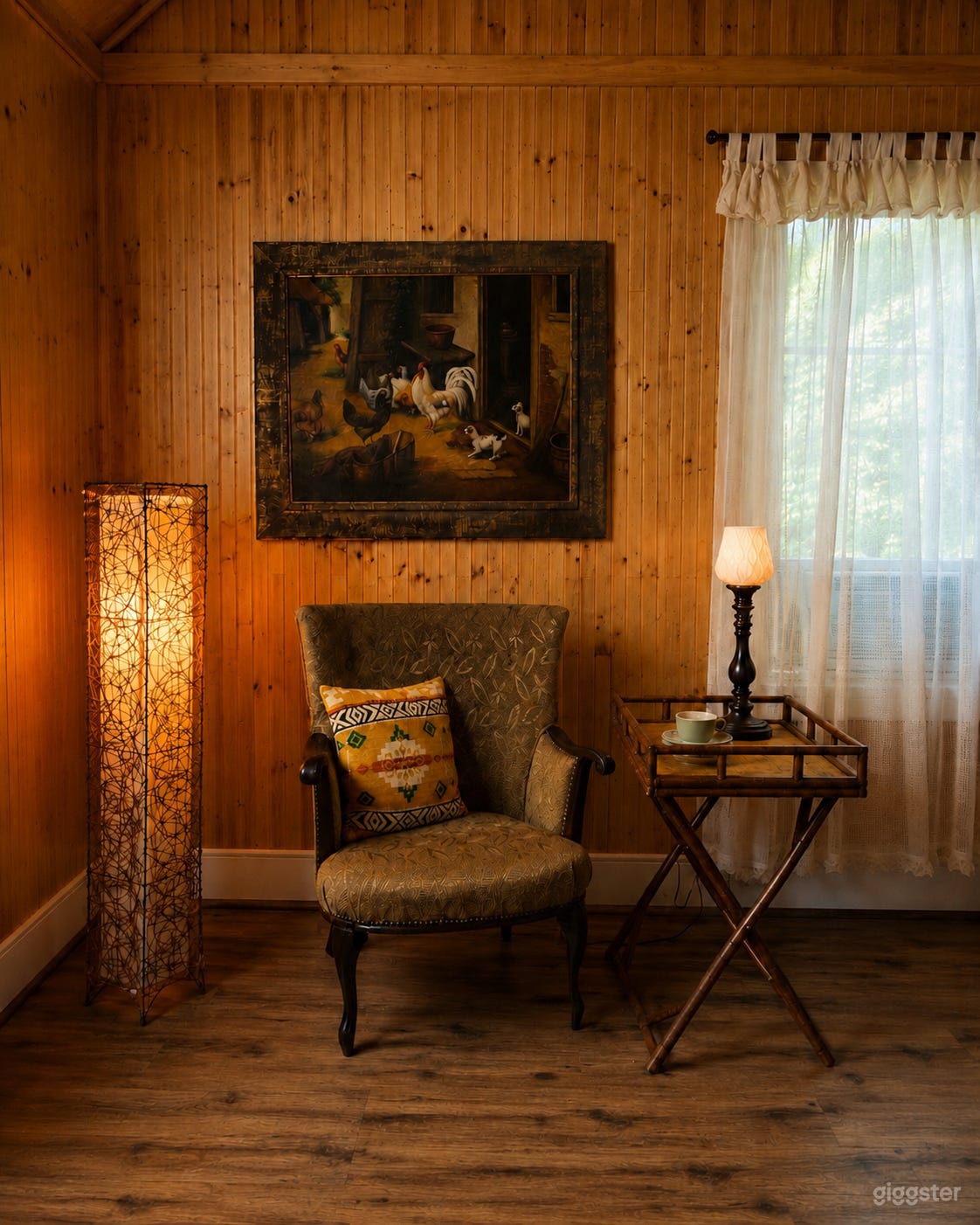 Charming Cottage with Eclectic Vintage Interiors Photo 1