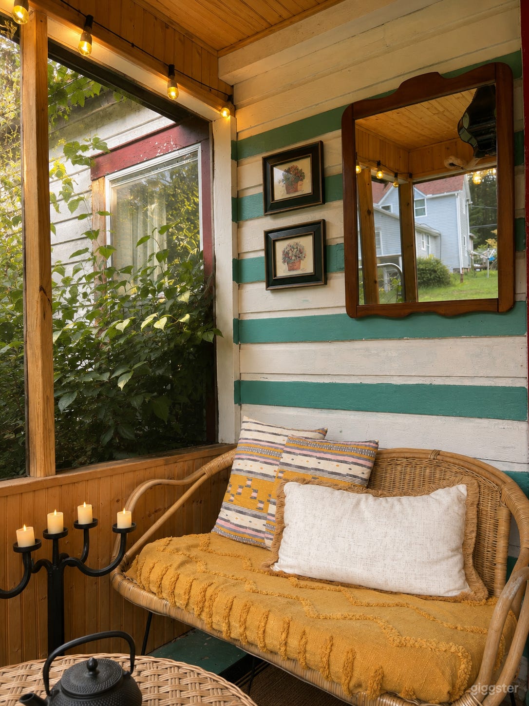 Charming Cottage with Eclectic Vintage Interiors Photo 2