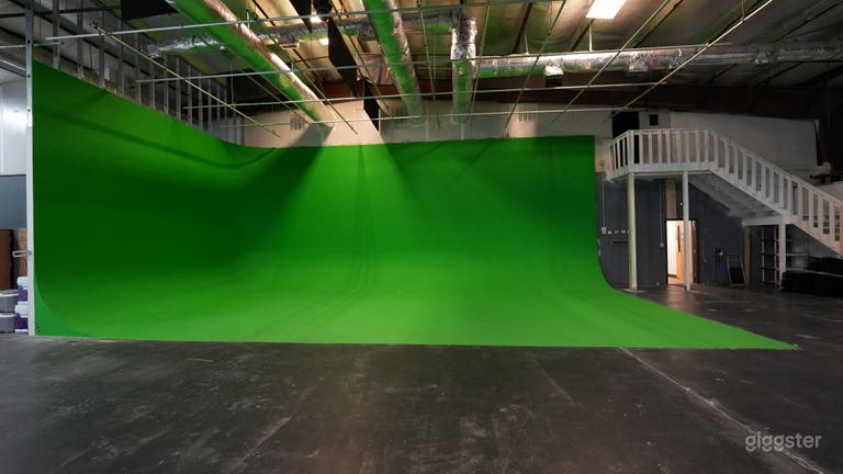  White & Green Cyc Studio Space in Marietta 