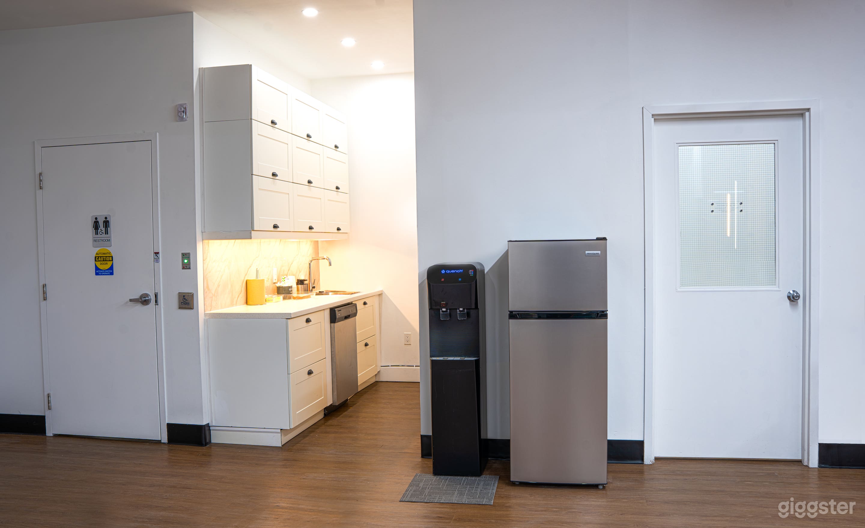 This is shared location kitchen available as a courtesy and is NOT specifically included in the booking. It is possible that other people will be accessing the kitchen as well during your booking time as it's a shared space.
