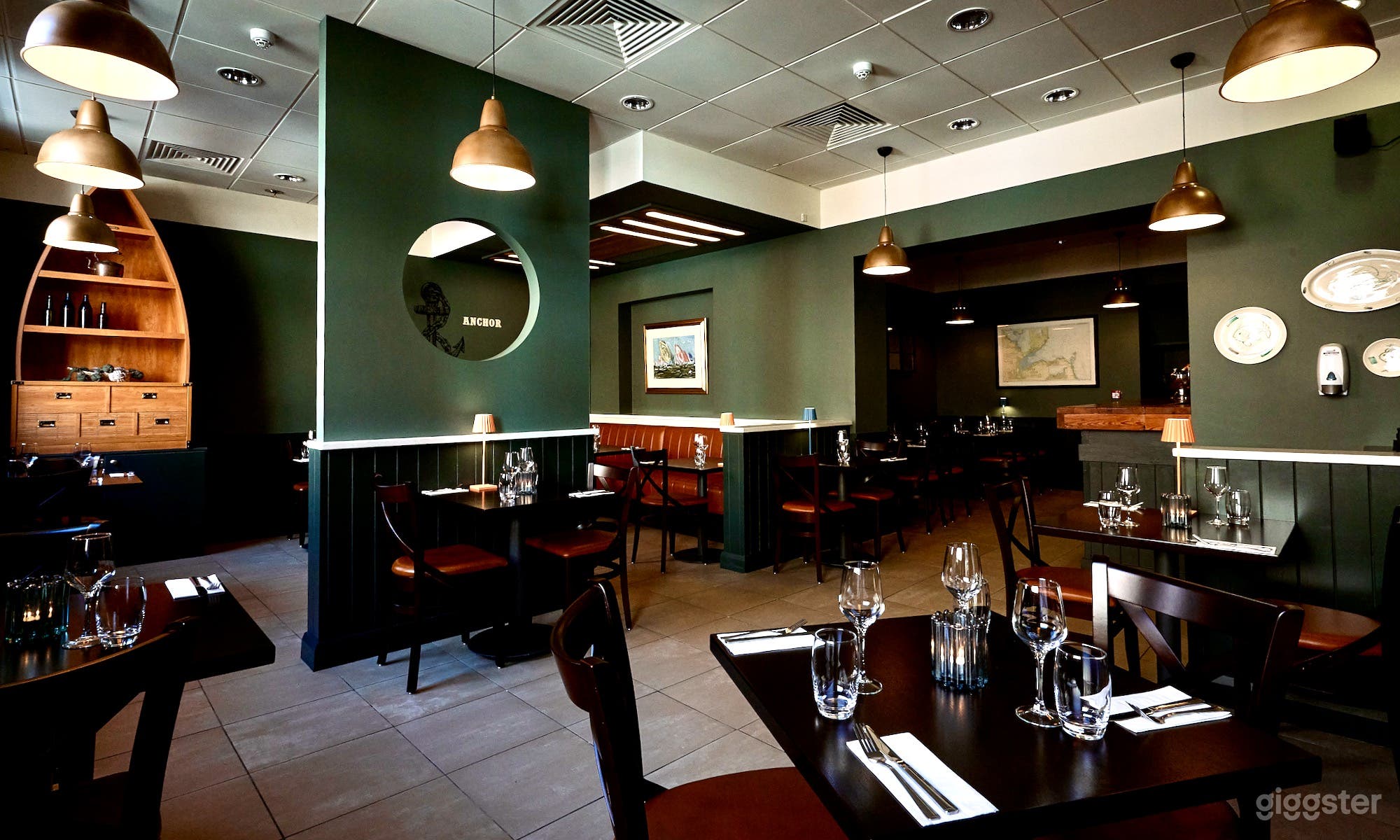 Atmospheric dining room with nautical flair Photo 1