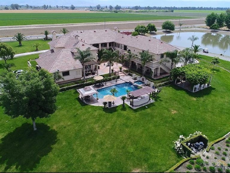  360 View of Pool area  