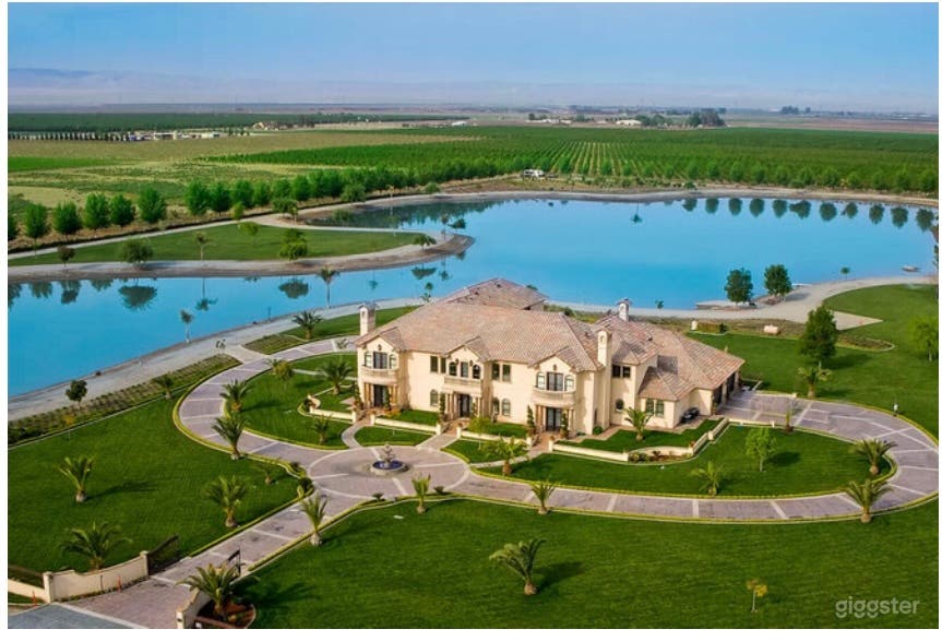 Vista Del Lago Estate 