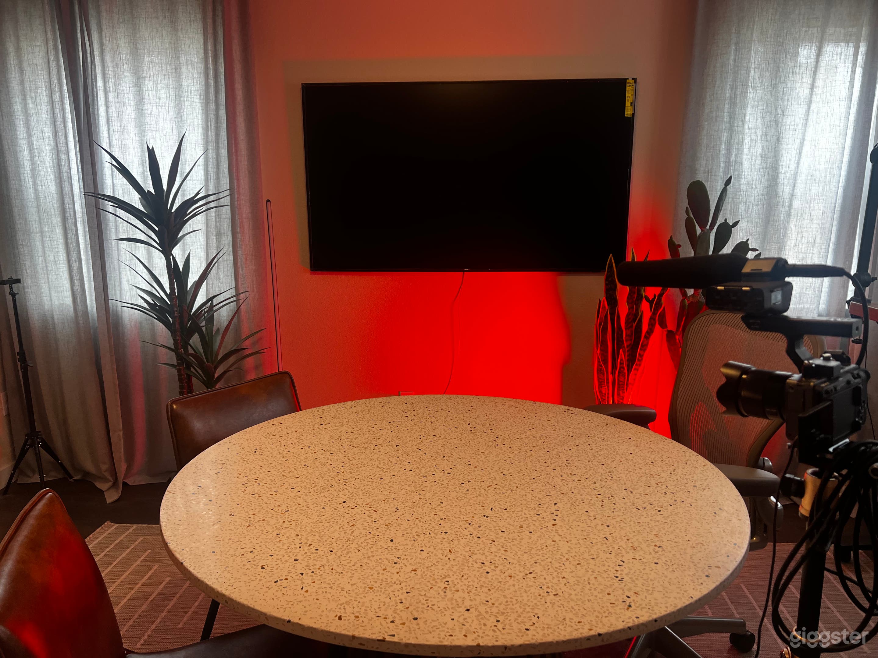 Immerse Yourself in the Ultimate Podcasting Oasis Photo 3