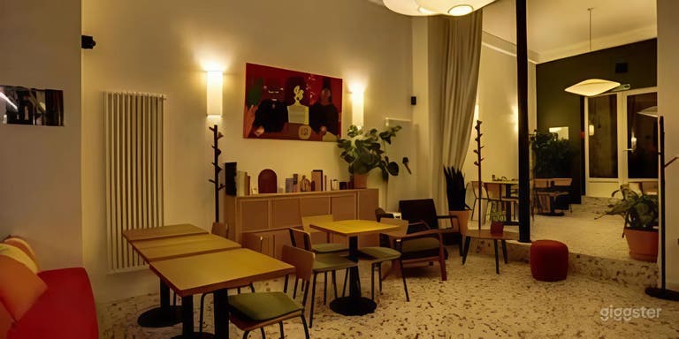  Raum 1 - Coffee Shop Lounge mit gemütlichen Sitzgelegenheiten 