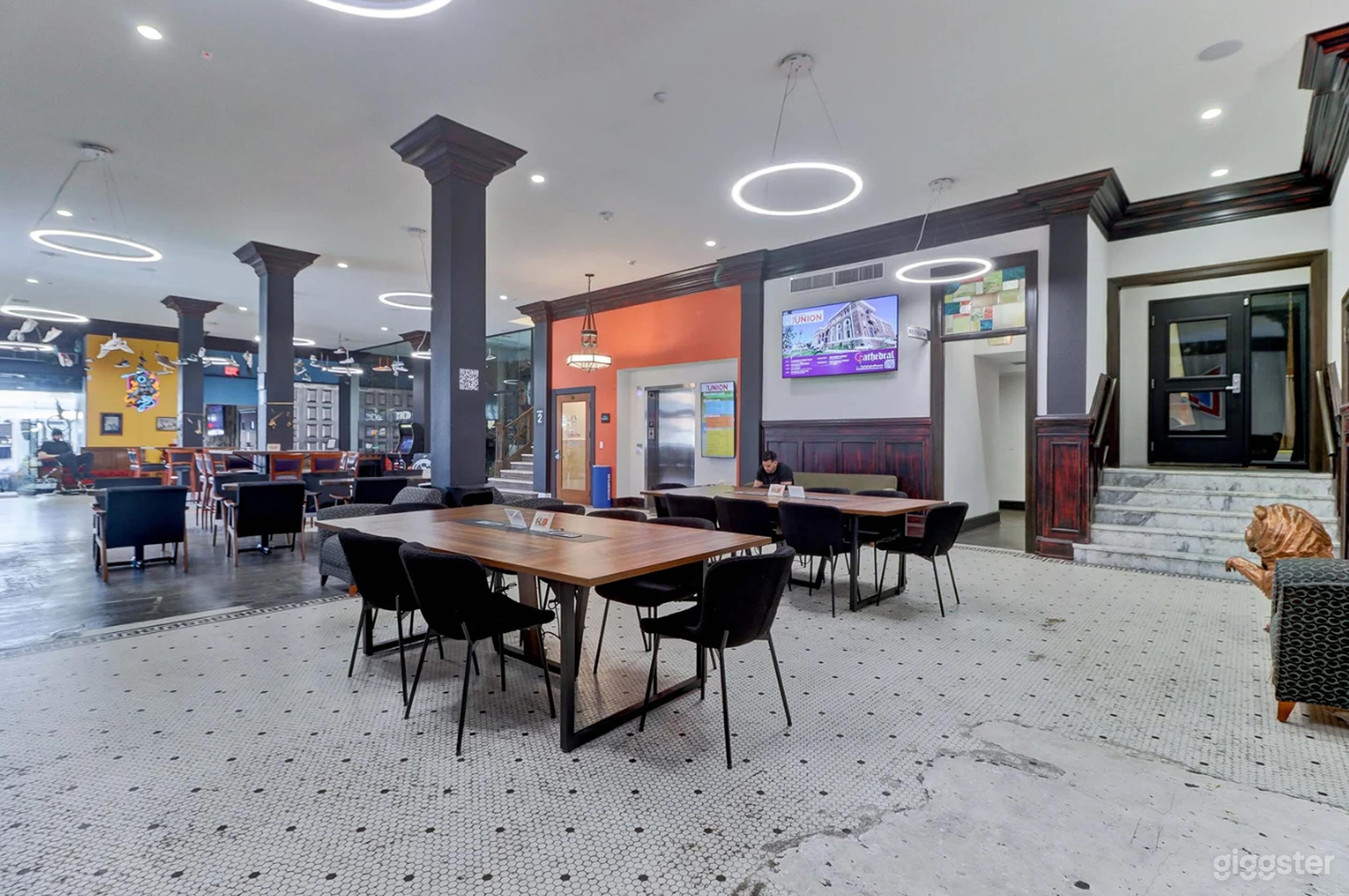 Versatile Lobby Venue with Built-In Co-Working Vibe Photo 1