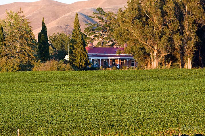 Historic English Manor House Photo 1