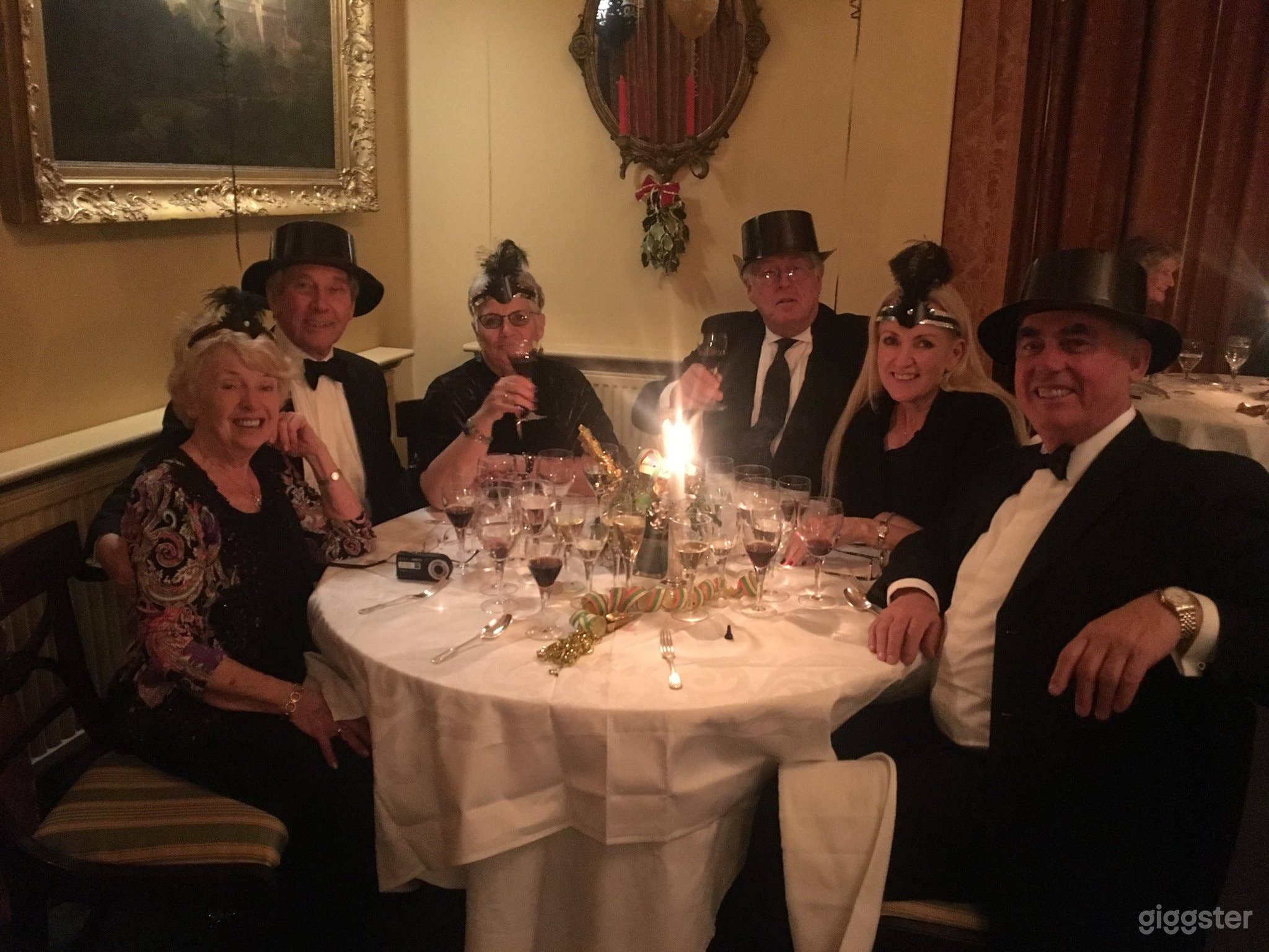 Modern and Bright Private Dining Area Photo 1