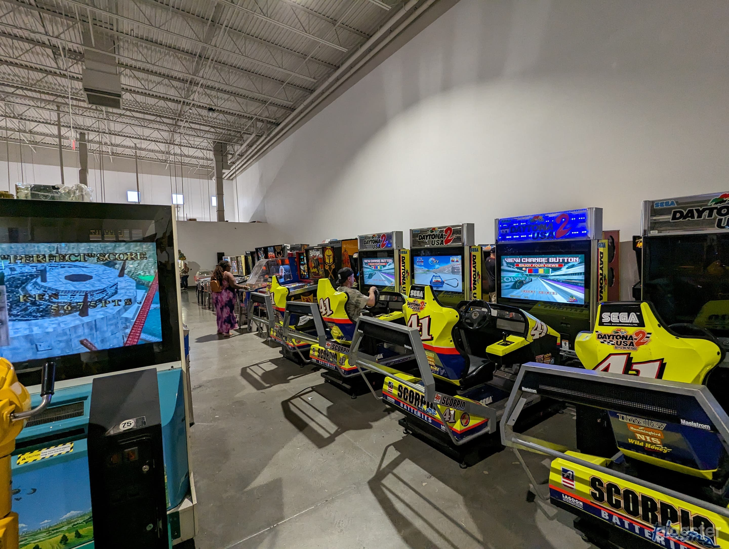 25,000 sq ft New Pinball Arcade Facility Photo 4
