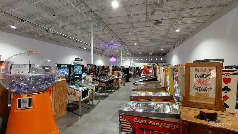  Nouvelle salle d'arcade de flipper de 25 000 pieds carrés 