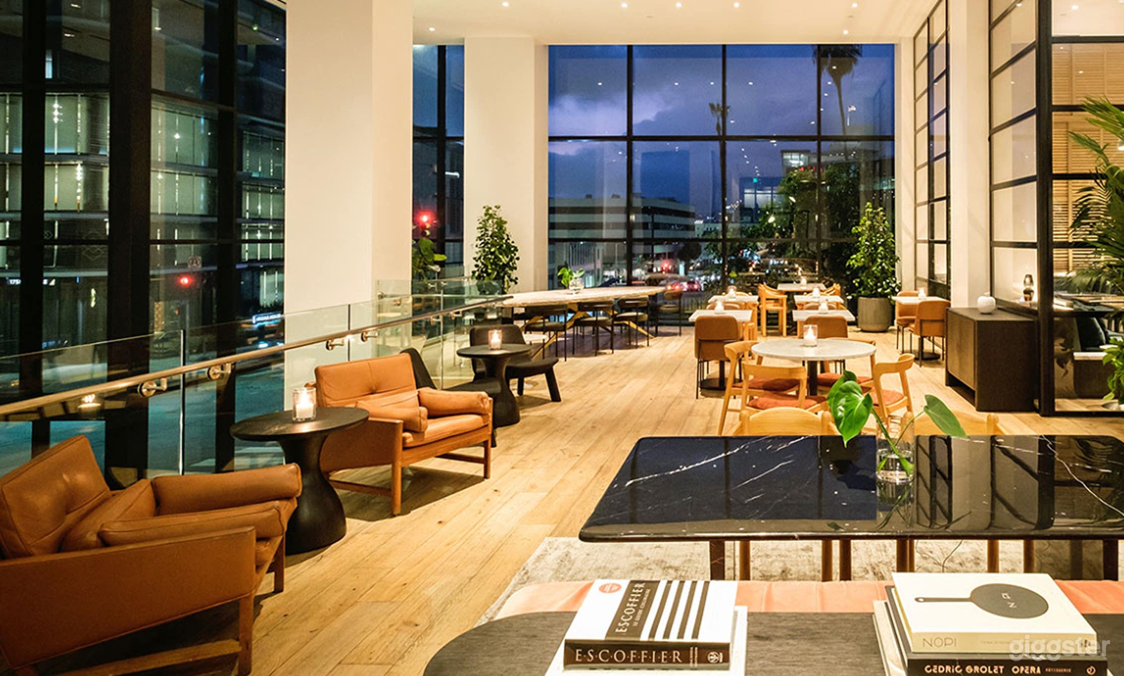 Chic Lobby &amp; Lounge Photo 4