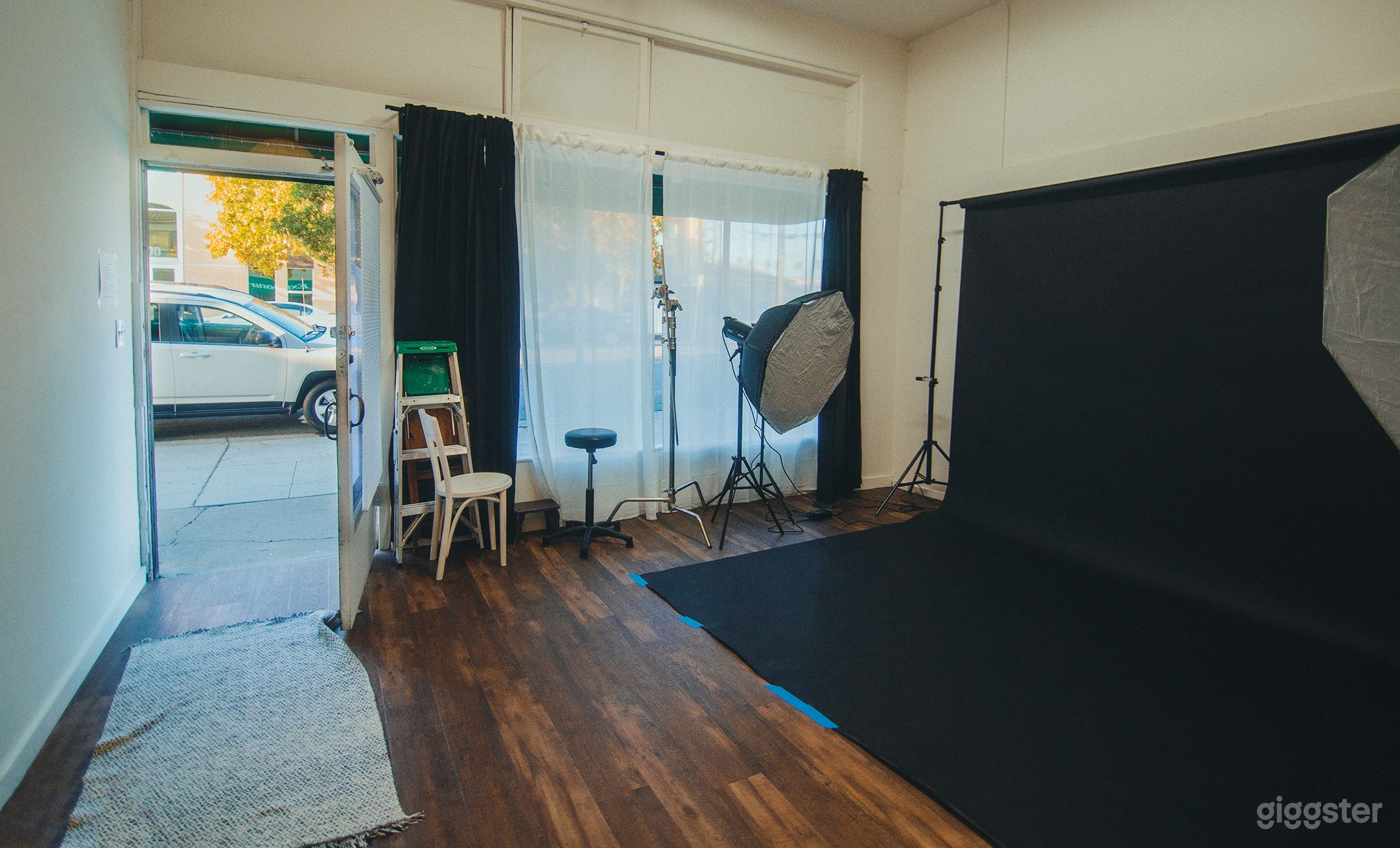 Adaptable Photo Studio Space for Creatives Photo 4