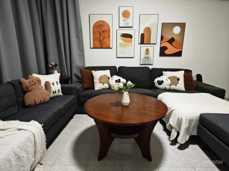  Customisable Home Studio for Rent 