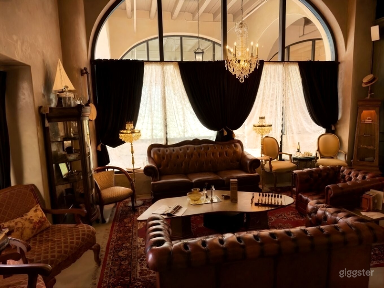  1920s Themed Intimate Wine, Beer & Event Lounge in Downtown 