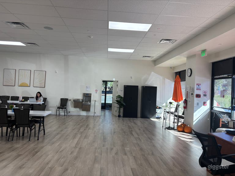  LARGE MODERN CLEAN SPACE FOR YOUR NEXT EVENT! 