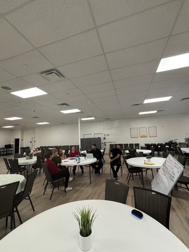  LARGE MODERN CLEAN SPACE FOR YOUR NEXT EVENT! 