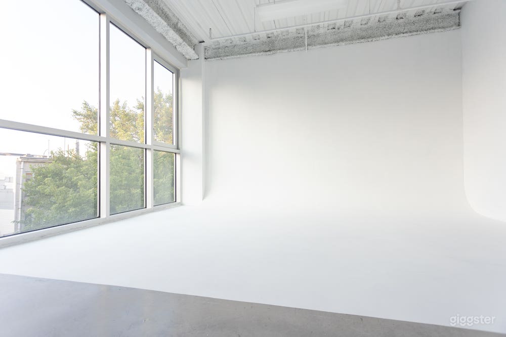 CYC Wall Photo Studio with Skyline View AnX Photo 2