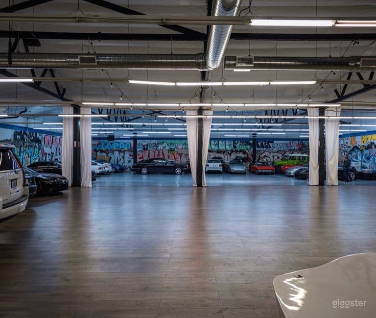  Graffiti Exotic Car warehouse 