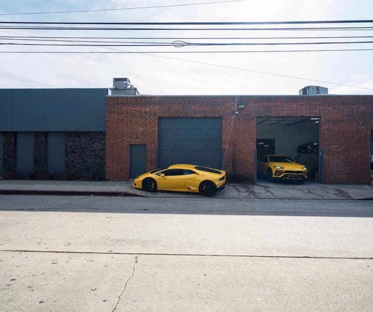  Graffiti Exotic Car warehouse 