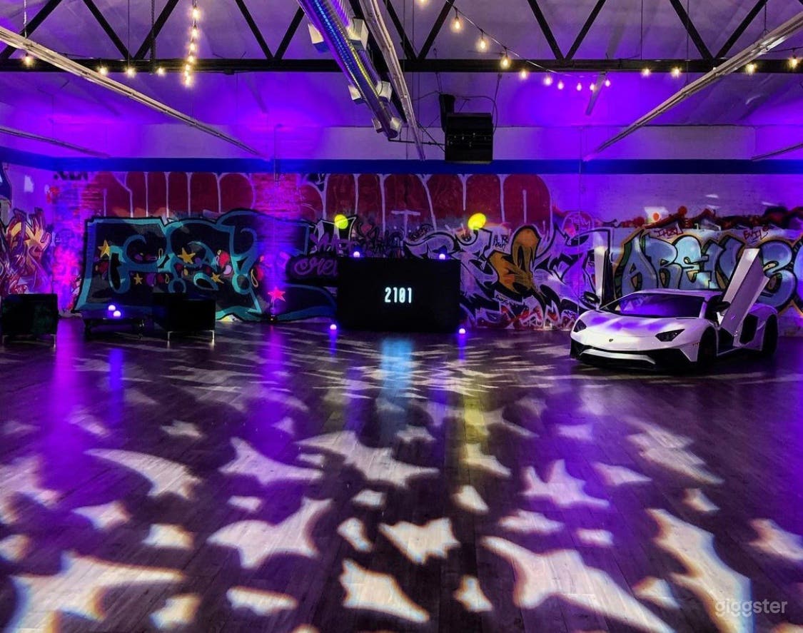 Graffiti Exotic Car warehouse Photo 4