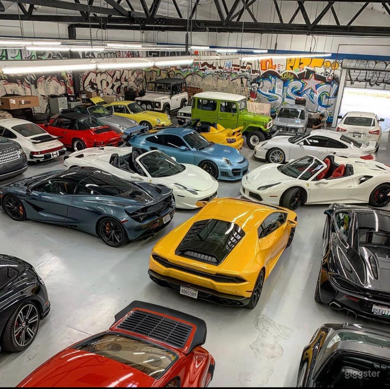  Graffiti Exotic Car warehouse 