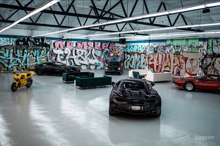  Graffiti Exotic Car warehouse 