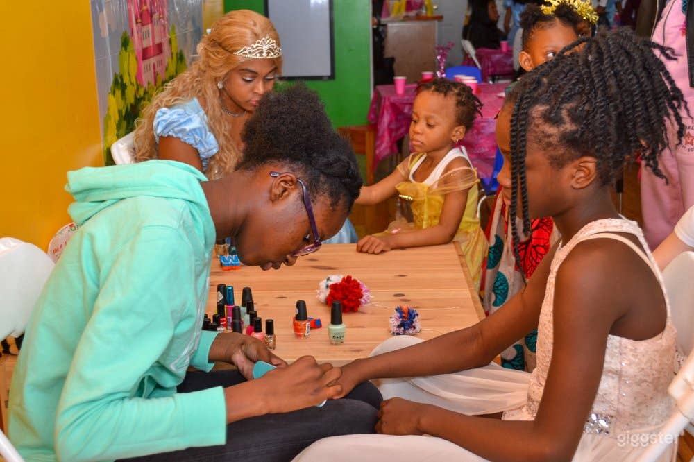 Party Planners and Entertainers Photo 3