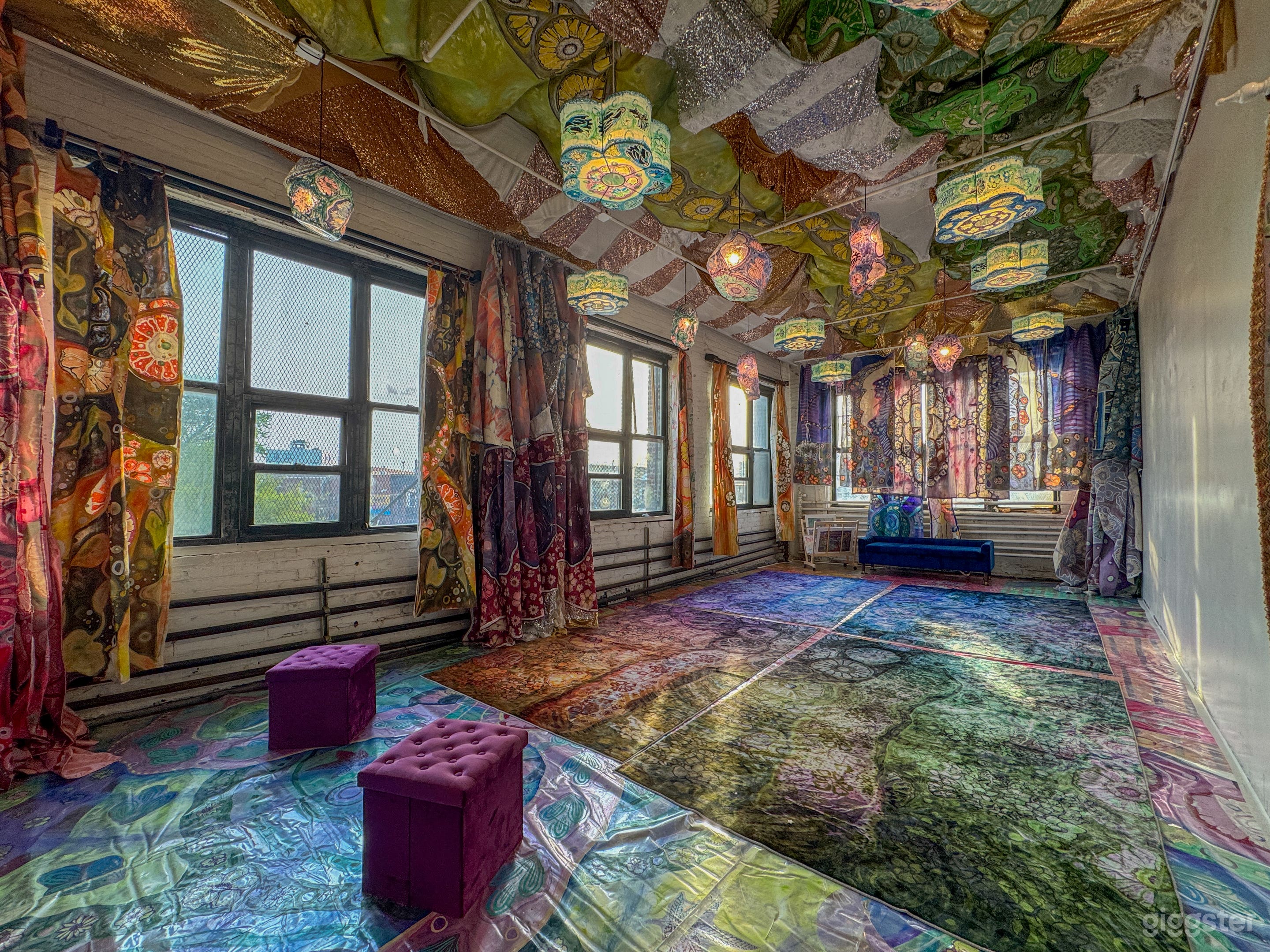 Magic Psychedelic Immersive Colorful Art Studio Photo 3