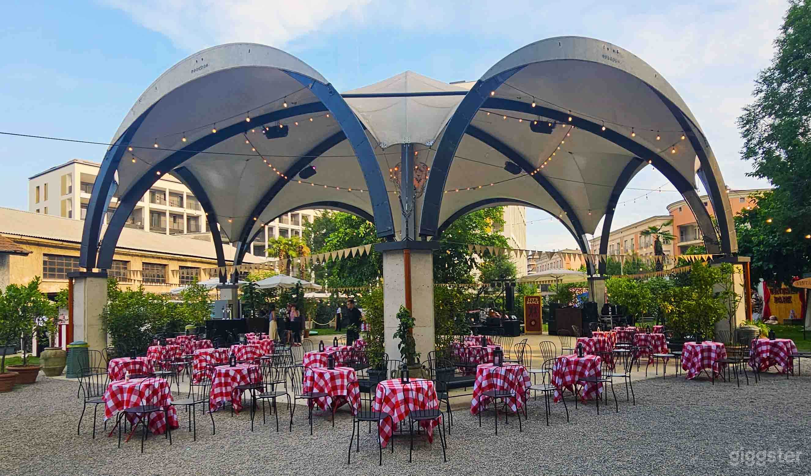 Foto di Elegante Giardino Botanico & Villa Storica per Eventi 3