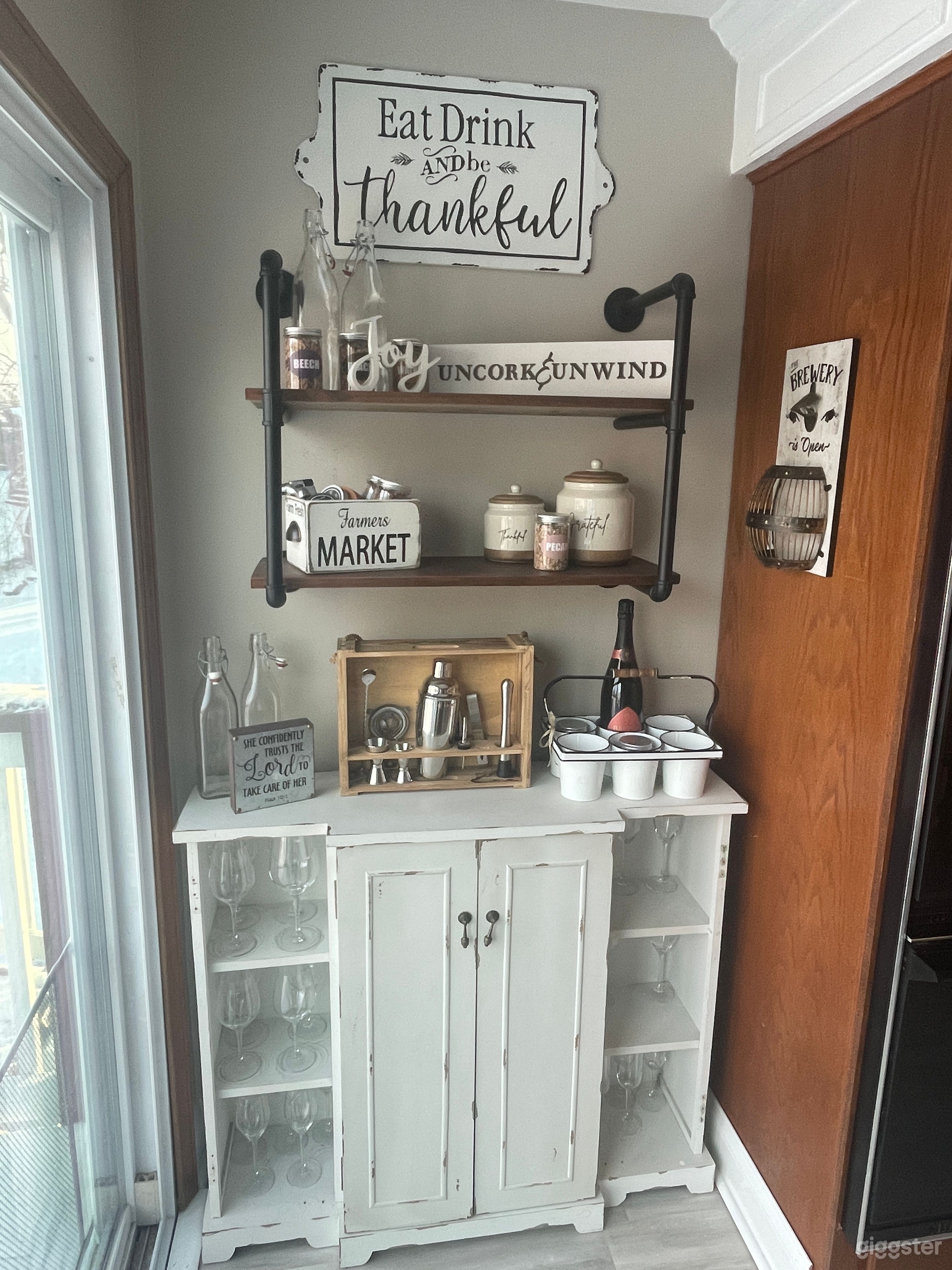 Little bit of the country right in town! Photo 4