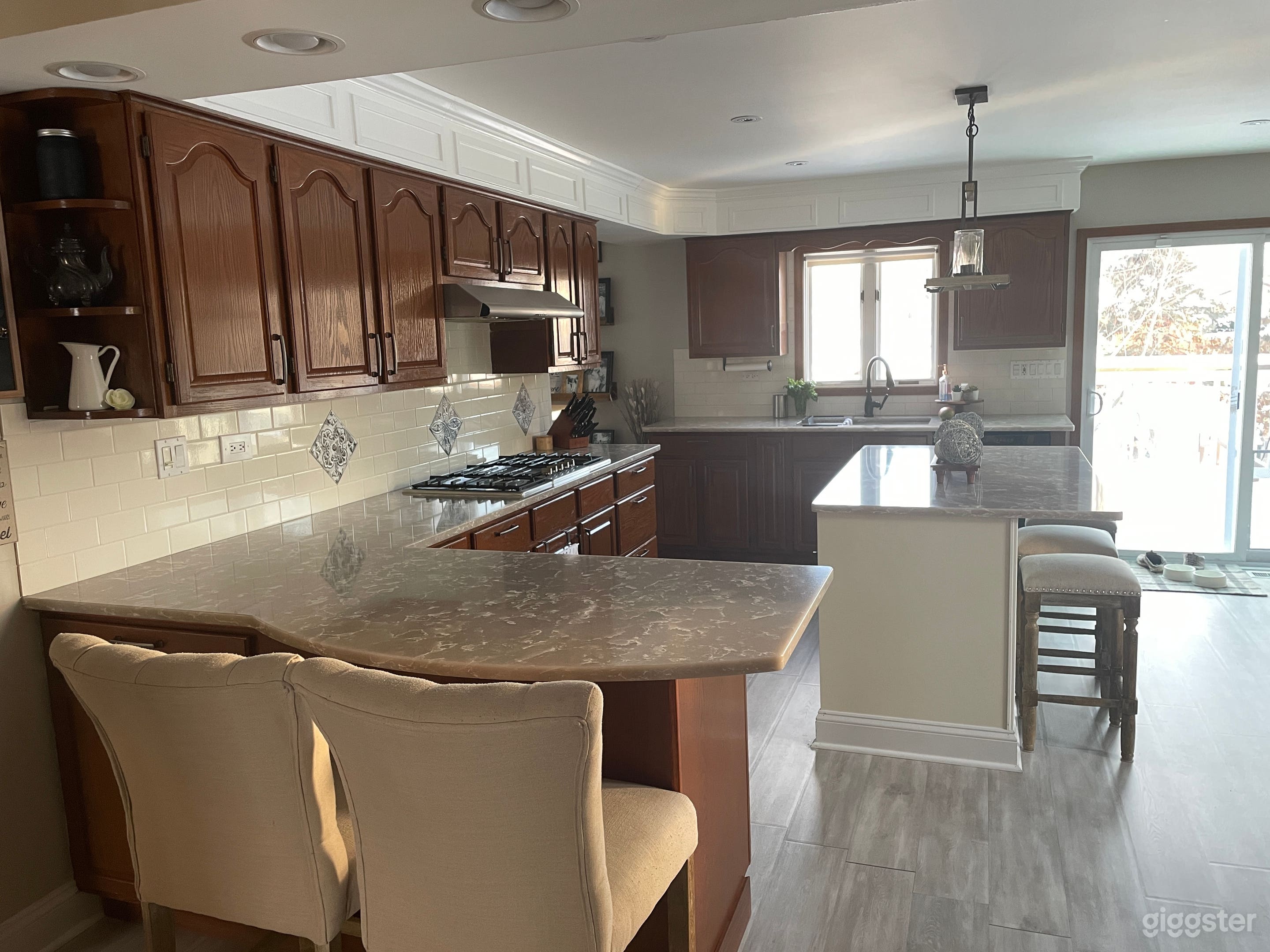 Little bit of the country right in town! Photo 2