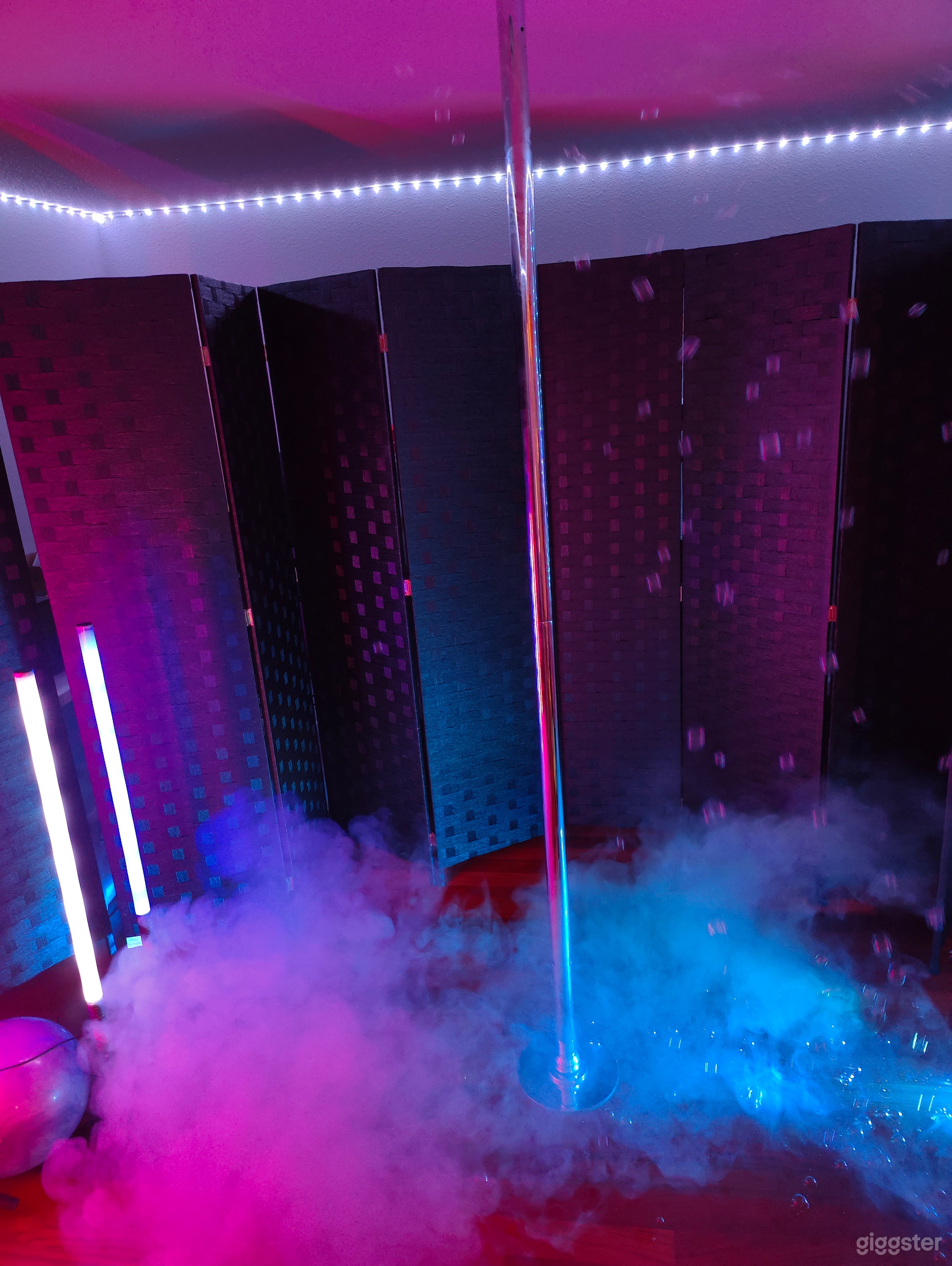 fog machine / bubble machine / stripper pole