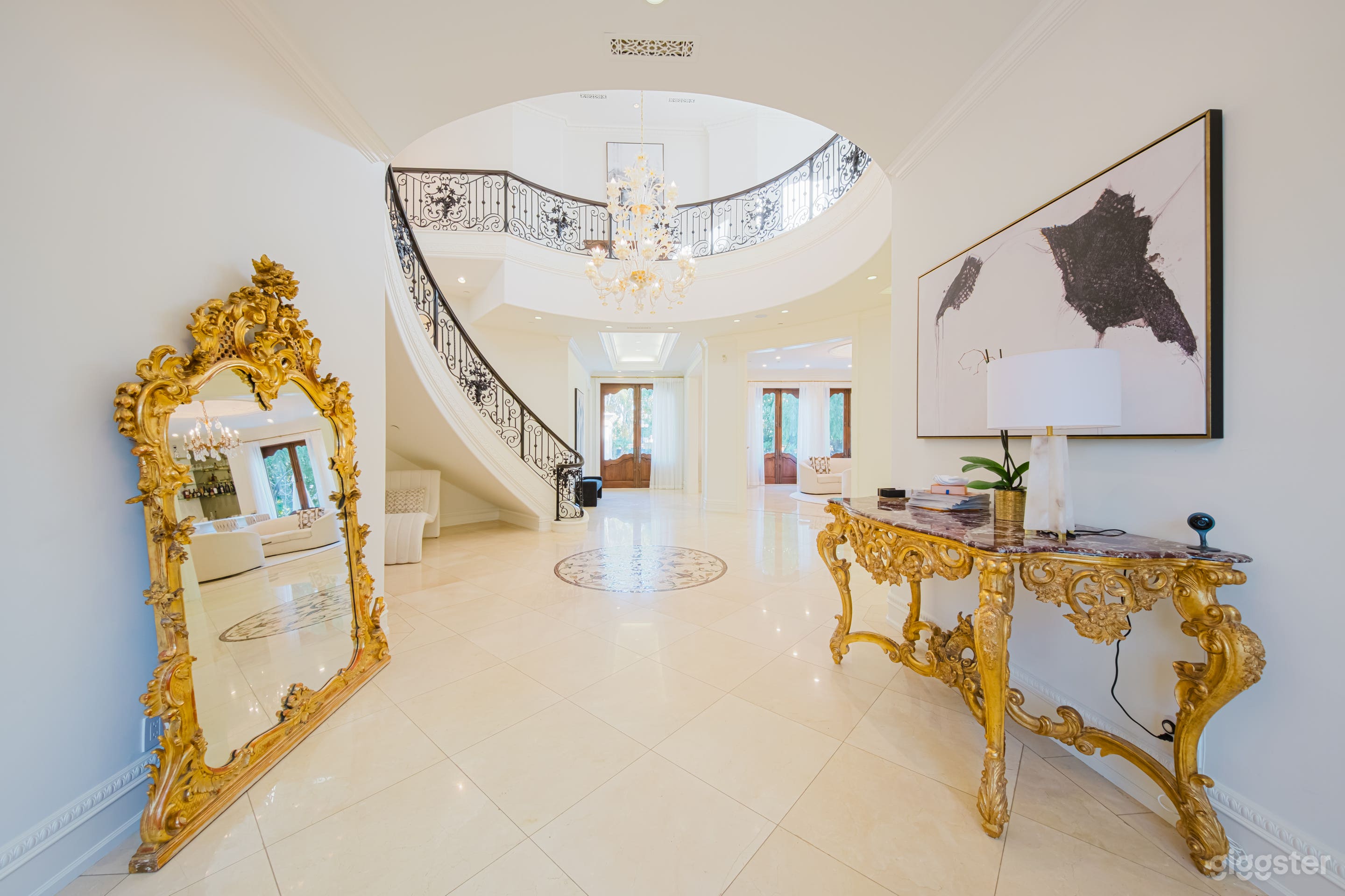 OPULENT FRENCH CHATEAU IN BEVERLY HILLS Photo 3