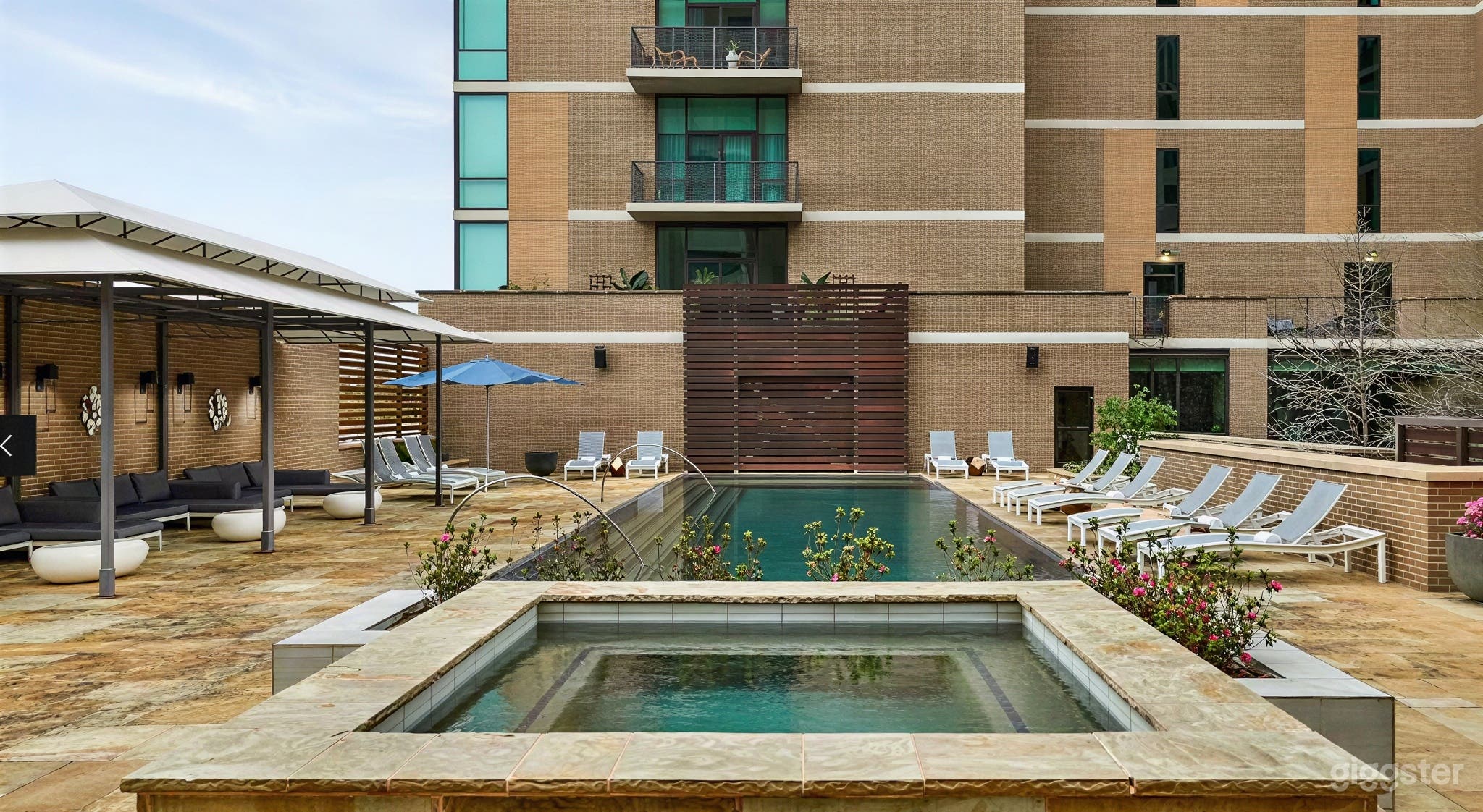 Lifestyle Luxury Hotel in the Heart of Dallas Photo 3