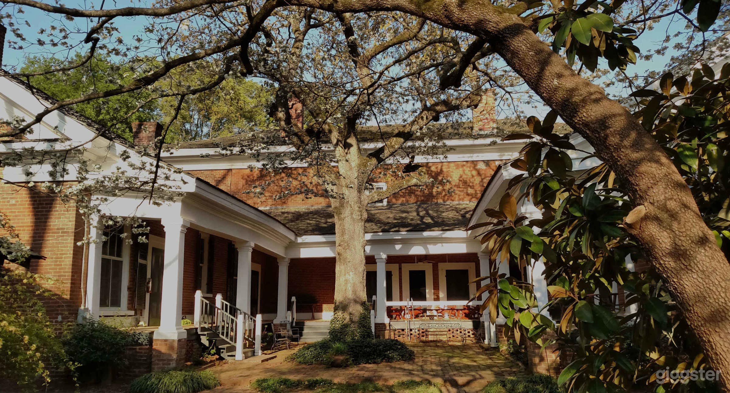 Historic and Authentic Antebellum Plantation  Photo 3